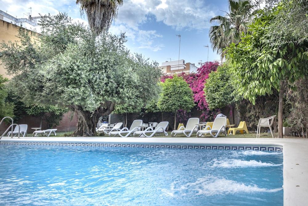 Aacr Hotel Monteolivos Севілья Екстер'єр фото